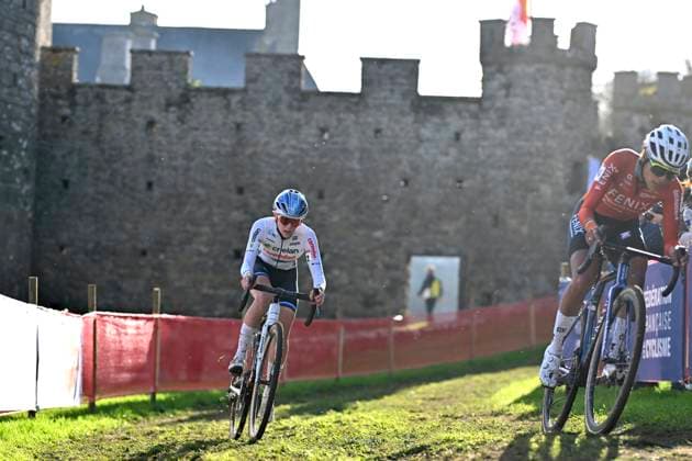 UCI Cyclocross World Cup 2025-2026 Flamanville FLAMANVILLE, FRANCE - NOVEMBER 30 : Van Der Heijden Inge (NED) of Crelan - Corendon during the 2nd leg of the Flamanville UCI Cyclocross World Cup 2025-2026 a cyclocross race for Women Elite on November 30, 2025 in Flamanville, France, 30 11 2025 ( Flamanville France  Copyright: xBcex