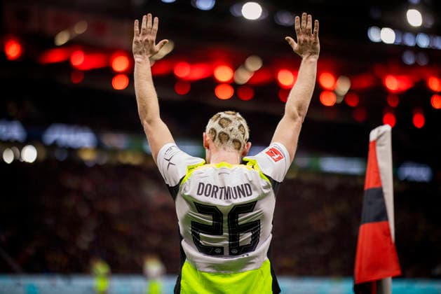 Leverkusen, Germany. 29th Nov 2025. . Julian Ryerson (BVB) Bayer Leverkusen - Borussia Dortmund 29.11.2025 *** Leverkusen, Germany 29th Nov 2025 Julian Ryerson BVB Bayer Leverkusen Borussia Dortmund 29 11 2025