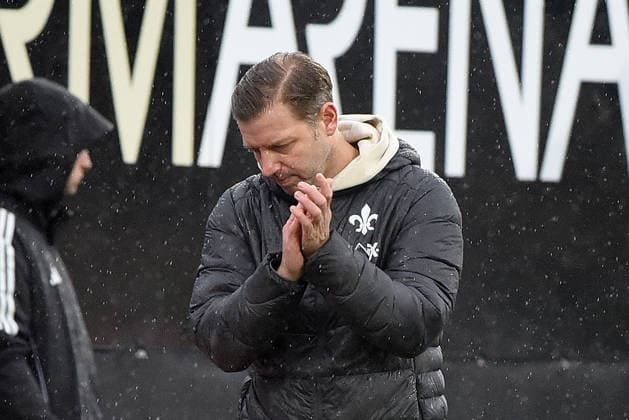 30.11.2025, xhbx, Fussball 2.Bundesliga, SV Elversberg - SV Darmstadt 98 v.l. Trainer Florian Kohfeldt (SV Darmstadt 98) (DFL DFB REGULATIONS PROHIBIT ANY USE OF PHOTOGRAPHS as IMAGE SEQUENCES and or QUASI-VIDEO) Elversberg
