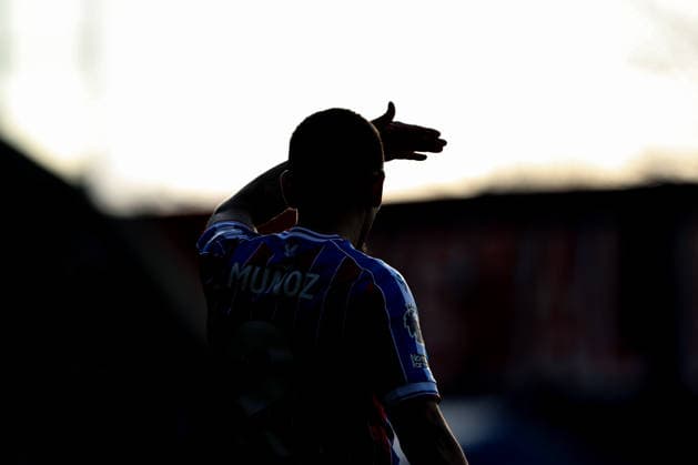 Premier League Crystal Palace v Manchester United, ManU Daniel Munoz of Crystal Palace during the Premier League match Crystal Palace vs Manchester United at Selhurst Park, London, United Kingdom, 30th November 2025 (Photo by Alfie Cosgrove News Images) London Selhurst Park Greater London United Kingdom Copyright: xAlfiexCosgrove NewsxImagesx