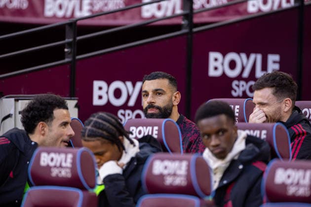 Football - FA Premier League - West Ham United FC v Liverpool FC LONDON, ENGLAND - Sunday, November 30, 2025: Liverpool s substitute Mohamed Salah on the bench before the FA Premier League match between West Ham United FC and Liverpool FC at the London Stadium. (Photo by David Rawcliffe Propaganda) LONDON London Stadium GREATER LONDON ENGLAND  Copyright: xDavidxRawcliffex P2025-11-30-West_Ham_Liverpool-47
