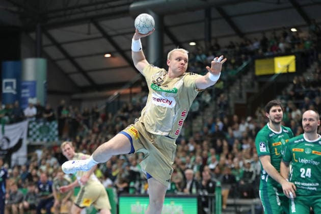 Handball DAIKIN HBL, SC DHfK Leipzig - TSV Hannover-Burgdorf; 30.11.2025 Justus Fischer (54, Hannover-Burgdorf). Handball, DAIKIN HBL, 1. Bundesliga, Saison 2025 2026, 14. Spieltag: SC DHfK Leipzig vs. TSV Hannover-Burgdorf am 30.11.2025 in der Quarterback Immobilien Arena Leipzig. Copyright: xBEAUTIFULxSPORTS JanxKaeferx