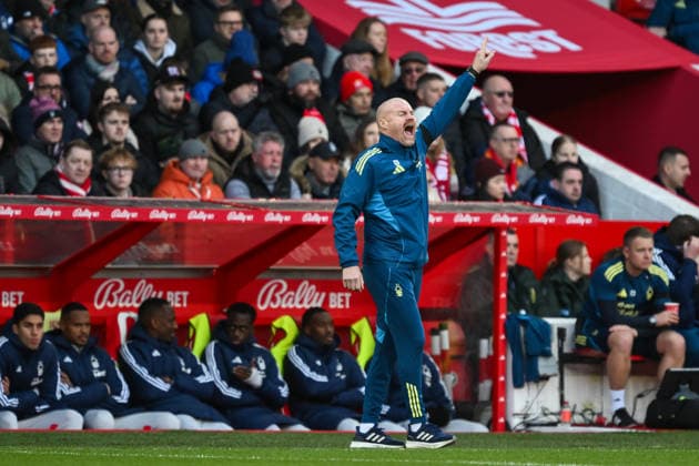 Nottingham, England, 30th November 2025. Sean Dyche, Nottingham Forest head coach gives his team instructions during the Nottingham Forest vs Brighton and Hove Albion Premier League match at the City Ground, Nottingham. Picture credit should read: Craig Thomas Sportimage EDITORIAL USE ONLY. No use with unauthorised audio, video, data, fixture lists, club league logos or live services. Online in-match use limited to 120 images, no video emulation. No use in betting, games or single club league player publications. SPI_021_CT_Nottingham_Forest_vs_Brighton_and_Hove_Albion SPI-4337-0032