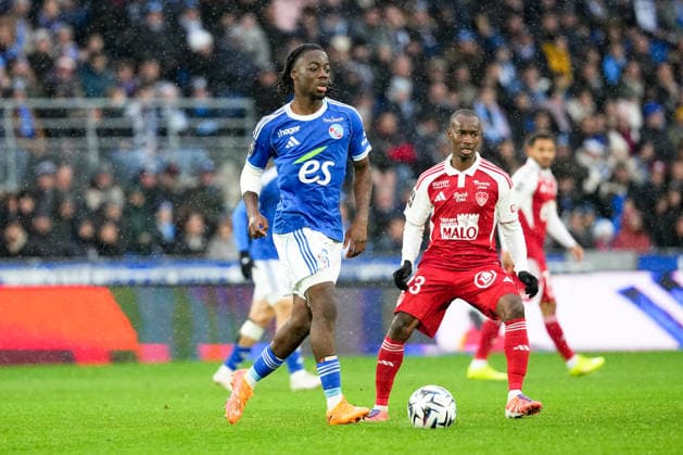 RC Strasbourg Alsace v Stade Brestois 29 - Ligue 1 McDonald s 2025 2026 06 Ismael DOUKOURE (rcsa) - 23 Kamory DOUMBIA (sb29) during the Ligue 1 McDonald s match between RC Strasbourg Alsace and Stade Brestois 29 at Stade de la Meinau on November 30, 2025 in Strasbourg, France. Strasbourg France  Copyright: xFEPx 776348218