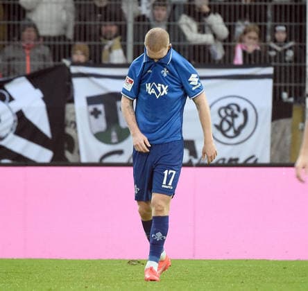 30.11.2025, xhbx, Fussball 2.Bundesliga, SV Elversberg - SV Darmstadt 98 v.l. Kai Klefisch (SV Darmstadt 98) enttaeuscht, enttaeuscht schauend, dissapointed nach Abpfiff (DFL DFB REGULATIONS PROHIBIT ANY USE OF PHOTOGRAPHS as IMAGE SEQUENCES and or QUASI-VIDEO) Elversberg
