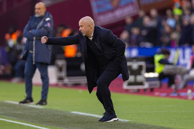 Football - FA Premier League - West Ham United FC v Liverpool FC LONDON, ENGLAND - Sunday, November 30, 2025: Liverpool s head coach Arne Slot during the FA Premier League match between West Ham United FC and Liverpool FC at the London Stadium. (Photo by David Rawcliffe Propaganda) LONDON London Stadium GREATER LONDON ENGLAND  Copyright: xDavidxRawcliffex P2025-11-30-West_Ham_Liverpool-70
