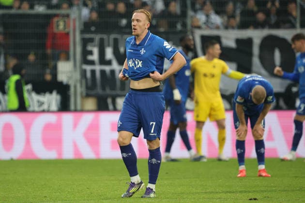30.11.2025, Fussball, Herren, 2. Bundesliga, Saison 2025 2026, SV 07 Elversberg - SV Darmstadt 98, Isac Lidberg (SV Darmstadt 98) enttäuscht Elversberg Ursapharm-Arena an der Kaiserlinde Saarland Deutschland (DEU)