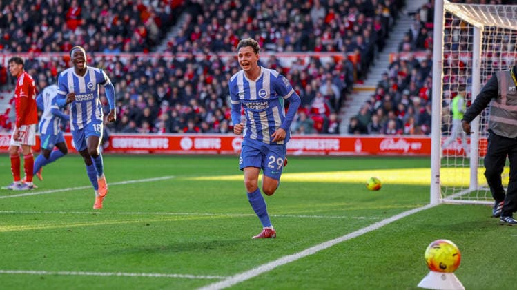 Nottingham Forest v Brighton and Hove Albion Premier League 30 11 2025. Brighton & Hove Albion defender Maxim De Cuyper (29) scores a goal and celebrates to make the score 0-1 during the Premier League match between Nottingham Forest and Brighton and Hove Albion at the City Ground, Nottingham, England on 30 November 2025. Editorial use only DataCo restrictions apply See www.football-dataco.com , Copyright: xSimonxDaviesx PSI-23311-0021