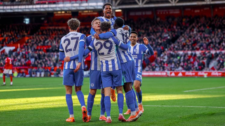 Nottingham Forest v Brighton and Hove Albion Premier League 30 11 2025. Brighton & Hove Albion defender Maxim De Cuyper (29) scores a goal and celebrates to make the score 0-1 during the Premier League match between Nottingham Forest and Brighton and Hove Albion at the City Ground, Nottingham, England on 30 November 2025. Editorial use only DataCo restrictions apply See www.football-dataco.com , Copyright: xSimonxDaviesx PSI-23311-0026