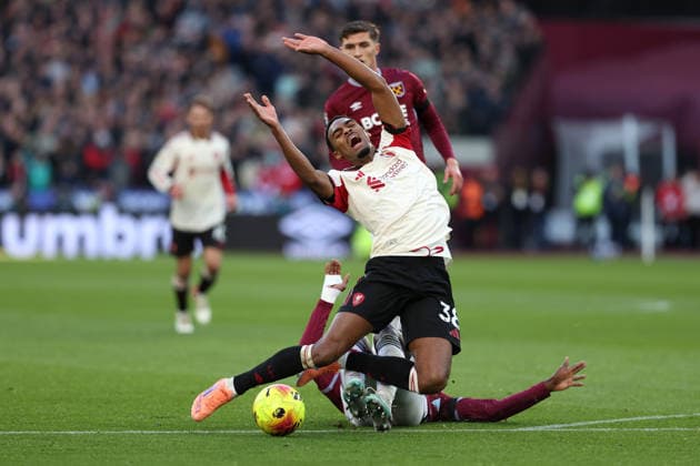 West Ham United v Liverpool 30 November 2025 London - Premier League football - West Ham United v Liverpool FC - Ryan Gravenberch of Liverpool is tackled by Soungoutou Magassa of West Ham United - (Photo by Mark Leech). London UK Copyright: xMarkxLeechxOffside