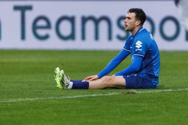 Sergio Lopez (SV Darmstadt 98) verletzt, SV Elversberg vs SV Darmstadt 96, Fussball, 2. Bundesliga, 14. Spieltag, Saison 2025 2026, 30.11.2025 DFB regulations prohibit any use of photographs as image sequences and or quasi-video. SV Elversberg vs SV Darmstadt 96, Fussball, 2. Bundesliga, 14. Spieltag, Saison 2025 2026, 30.11.2025