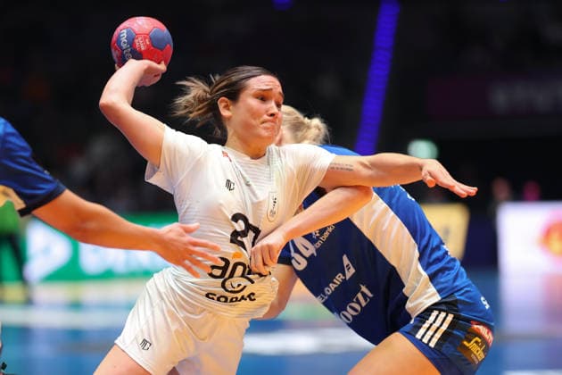 Island - Uruguay, IHF Handball-WM der Frauen Paula Eastman Ruegger (Uruguay, 27). Vorrundenspiel der Handball-WM der Frauen zwischen Island und Uruguay am 30. November 2025 in der Porsche-Arena in Stuttgart., Stuttgart Baden-Württemberg Deutschland Porsche-Arena