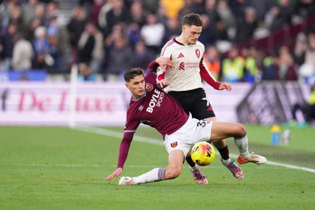 Premier League West Ham United v Liverpool during the Premier League match West Ham United vs Liverpool at London Stadium, London, United Kingdom, 30th November 2025 (Photo by Harvey Murphy News Images) Copyright: xHarveyxMurphy NewsxImagesx