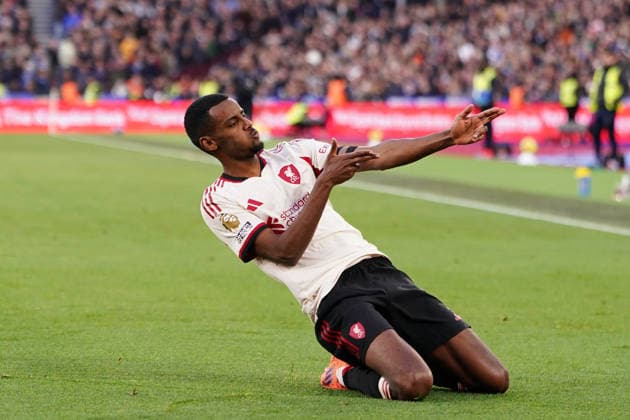 Premier League West Ham United v Liverpool Alexander Isak of Liverpool celebrates goal to make it 0-1 during the Premier League match West Ham United vs Liverpool at London Stadium, London, United Kingdom, 30th November 2025 (Photo by Harvey Murphy News Images) Copyright: xHarveyxMurphy NewsxImagesx