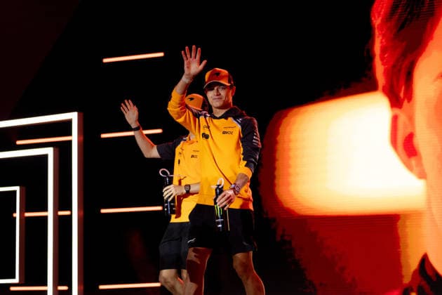 November 30, 2025, Doha, Doha, Qatar: LANDO NORRIS (4, British F1 Driver, McLaren Racing Formula 1 Team) and OSCAR PIASTRI (81, Australian F1 Driver, McLaren Racing F1 Team) during the drivers parade on the fan stage on race day (Sunday) at the Formula 1 Qatar Airways Qatar Grand Prix 2025 at the Lusail International Circuit in Doha Doha Qatar - ZUMAr193 20251130_zsp_r193_052 Copyright: xSaraxRuffonix