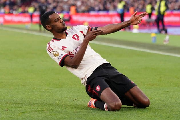 Premier League West Ham United v Liverpool Alexander Isak of Liverpool celebrates first Liverpool goal in the premier league during the Premier League match West Ham United vs Liverpool at London Stadium, London, United Kingdom, 30th November 2025 (Photo by Harvey Murphy News Images) Copyright: xHarveyxMurphy NewsxImagesx
