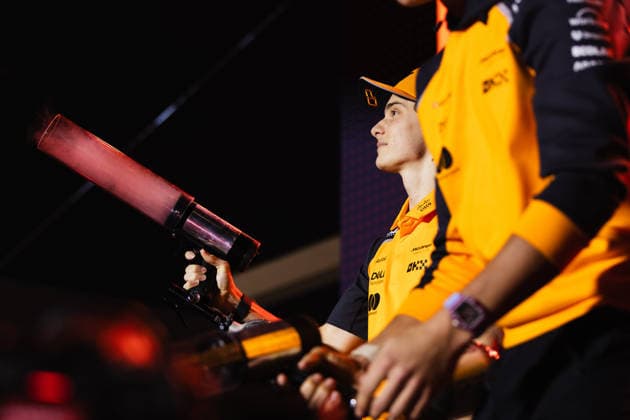 November 30, 2025, Doha, Doha, Qatar: OSCAR PIASTRI (81, Australian F1 Driver, McLaren Racing F1 Team) during the drivers parade on the fan stage on race day (Sunday) at the Formula 1 Qatar Airways Qatar Grand Prix 2025 at the Lusail International Circuit in Doha Doha Qatar - ZUMAr193 20251130_zsp_r193_062 Copyright: xSaraxRuffonix
