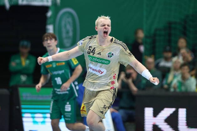 30.11.2025, xtgx, Handball, Daikin HBL, SC DHfK Leipzig - TSV Hannover Burgdorf v.l. Justus Fischer (Hannover, 54) Jubel, Torjubel, jubelt ueber das Tor, celebrate the goal, celebration Leipzig