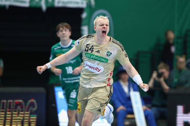 30.11.2025, xtgx, Handball, Daikin HBL, SC DHfK Leipzig - TSV Hannover Burgdorf v.l. Justus Fischer (Hannover, 54) Jubel, Torjubel, jubelt ueber das Tor, celebrate the goal, celebration Leipzig