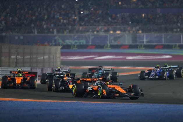 F1 - QATAR GRAND PRIX 2025 Start 81 PIASTRI Oscar (aus), McLaren F1 Team MCL39, action during the 2025 Formula 1 Qatar Grand Prix, 23th round of the 2025 FIA Formula One World Championship, WM, Weltmeisterschaft from November 28 to 30, 2025 on the Lusail International Circuit, in Lusail, Qatar -  Copyright: xANTONINxVINCENTx
