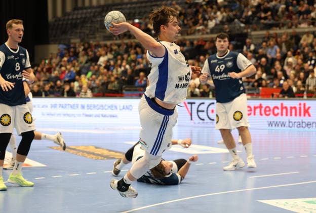 v.l. Nico Schoettle (Bergischer HC 08), Andreas Magaard (Handball Sportverein Hamburg 04),Gerdas Barbarskas (Bergischer HC 14), Aron Seesing (Bergischer HC 49) Bergischer HC 06 vs. Handball Sportverein Hamburg, 14. Spieltag, Handball, DAIKIN HBL, Spielzeit 2025 2026, 30.11.2025 Bergischer HC 06 vs. Handball Sportverein Hamburg, 14. Spieltag, Handball, DAIKIN HBL, Spielzeit 2025 2026, 30.11.2025 Duesseldorf Copyright: xEibner-Pressefoto ThomasxStoeckerx EP_TSR