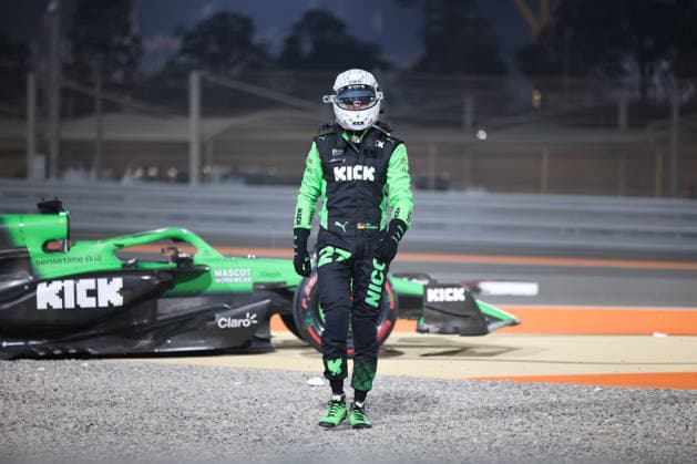 Nico Huelkenberg (Stake F1 Team Kick Sauber, 27), Unfall, Race, Rennen, QAT, Formel 1 Weltmeisterschaft, Qatar Grand Prix, Doha, Lusail, Lusail International Circuit, Sunday, Race Day, 30.11.2025 QAT, Formel 1 Weltmeisterschaft, Qatar Grand Prix, Doha, Lusail, Lusail International Circuit, Sunday, Race Day, 30.11.2025 Doha Copyright: xEibner-Pressefoto AnnikaxGrafx EP_AGF