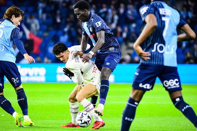 FOOTBALL : AC Le Havre vs Lille OSC - Ligue 1 McDonald s - JournÃ e 14 - 30 11 2025 Osame Sahraoui (Lille OSC) Rassoul Ndiaye (AC Le Havre) Le HavreFrance  Copyright: xBaptistexAutissierx