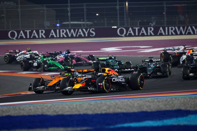 F1 - QATAR GRAND PRIX 2025 Start 01 VERSTAPPEN Max (nld), Red Bull Racing RB21, action 04 NORRIS Lando (gbr), McLaren F1 Team MCL39, action during the 2025 Formula 1 Qatar Grand Prix, 23th round of the 2025 FIA Formula One World Championship, WM, Weltmeisterschaft from November 28 to 30, 2025 on the Lusail International Circuit, in Lusail, Qatar -  Copyright: xFLORENTxGOODENx