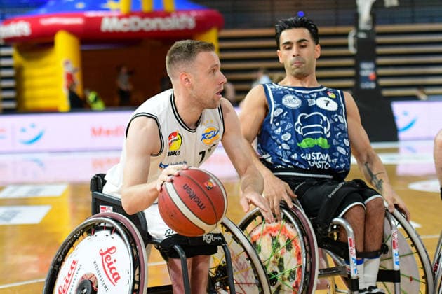 Thomas Böhme, Peyman Mizan Rollstuhlbasketball, RBBL, RSV Lahn - Dill (weiss), BBC Münsterland (blau), RSV Lahn - Dill - BBC Münsterland, Rollstuhl, Versehrtensport, Behindertensport