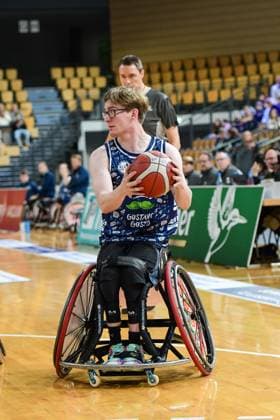 Boris van Hunnik Rollstuhlbasketball, RBBL, RSV Lahn - Dill (weiss), BBC Münsterland (blau), RSV Lahn - Dill - BBC Münsterland, Rollstuhl, Versehrtensport, Behindertensport