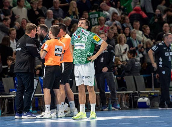 Handball, Herren, Saison 2025 2026, DAIKIN Handball-Bundesliga (14. Spieltag), Füchse Berlin - TBV Lemgo, Tim Freihöfer (Füchse Berlin), Enttäuschung nach Abpfiff, 30.11.2025, Copyright: xSebastianxRäppold MatthiasxKochx