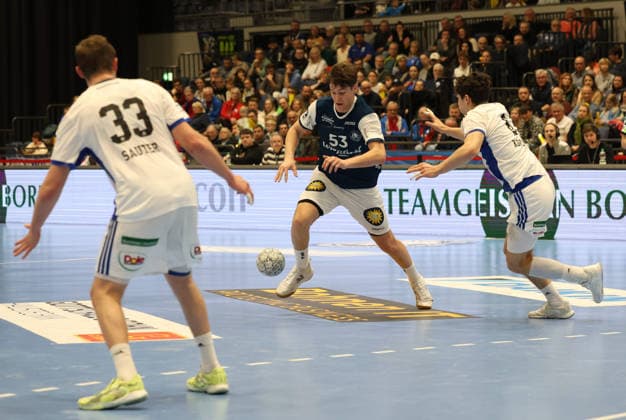 v.l. Moritz Sauter (Handball Sportverein Hamburg 33), Soeren Steinhaus (Bergischer HC 53), Elias Kofler (Handball Sportverein Hamburg 06) Bergischer HC 06 vs. Handball Sportverein Hamburg, 14. Spieltag, Handball, DAIKIN HBL, Spielzeit 2025 2026, 30.11.2025 Bergischer HC 06 vs. Handball Sportverein Hamburg, 14. Spieltag, Handball, DAIKIN HBL, Spielzeit 2025 2026, 30.11.2025 Duesseldorf Copyright: xEibner-Pressefoto ThomasxStoeckerx EP_TSR