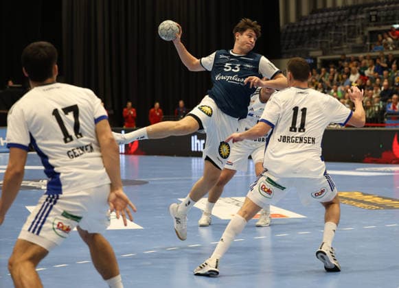 v.l. Kaj Geenen (Handball Sportverein Hamburg 17), Soeren Steinhaus (Bergischer HC 53), Nocolaj Jorgensen (Handball Sportverein Hamburg 11) Bergischer HC 06 vs. Handball Sportverein Hamburg, 14. Spieltag, Handball, DAIKIN HBL, Spielzeit 2025 2026, 30.11.2025 Bergischer HC 06 vs. Handball Sportverein Hamburg, 14. Spieltag, Handball, DAIKIN HBL, Spielzeit 2025 2026, 30.11.2025 Duesseldorf Copyright: xEibner-Pressefoto ThomasxStoeckerx EP_TSR
