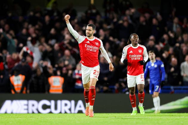 Chelsea v Arsenal Premier League 30 11 2025. Goal 1-1 Mikel Merino (23) of Arsenal scores a goal and celebrates during the Premier League match between Chelsea and Arsenal at Stamford Bridge, London, England on 30 November 2025. Editorial use only DataCo restrictions apply See www.football-dataco.com , Copyright: xNigelxKeenex PSI-23310-0063