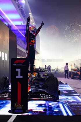 F1 - QATAR GRAND PRIX 2025 VERSTAPPEN Max (ned), Red Bull Racing RB21, portrait celebration during the 2025 Formula 1 Qatar Grand Prix, 23th round of the 2025 FIA Formula One World Championship, WM, Weltmeisterschaft from November 28 to 30, 2025 on the Lusail International Circuit, in Lusail, Qatar -  Copyright: xANTONINxVINCENTx
