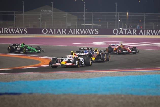 Liam Lawson (Visa Cash App Racing Bulls Formula One Team, , 30), Yuki Tsunoda (Oracle Red Bull Racing, 22), Alexander Albon (Atlassian Williams Racing, 23), Lewis Hamilton (Scuderia Ferrari HP, 44), Gabriel Bortoleto (Stake F1 Team Kick Sauber, 05), Race, Rennen, QAT, Formel 1 Weltmeisterschaft, Qatar Grand Prix, Doha, Lusail, Lusail International Circuit, Sunday, Race Day, 30.11.2025 QAT, Formel 1 Weltmeisterschaft, Qatar Grand Prix, Doha, Lusail, Lusail International Circuit, Sunday, Race Day, 30.11.2025 Doha Copyright: xEibner-Pressefoto AnnikaxGrafx EP_AGF