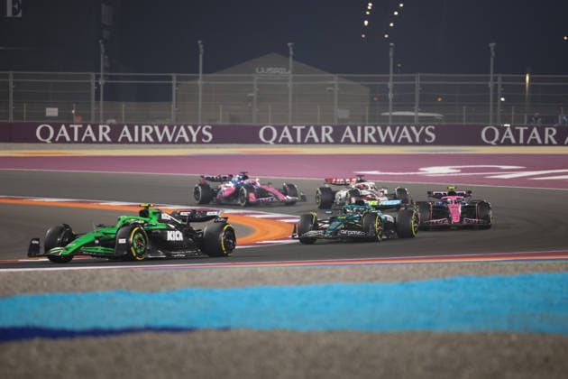 Gabriel Bortoleto (Stake F1 Team Kick Sauber, 05), Lance Stroll (Aston Martin Aramco Formula One Team, 18), Franco Colapinto (BWT Alpine F1 Team, 43), Esteban Ocon (MoneyGram Haas F1 Team, 31), Pierre Gasly (BWT Alpine F1 Team, 10), Race, Rennen, QAT, Formel 1 Weltmeisterschaft, Qatar Grand Prix, Doha, Lusail, Lusail International Circuit, Sunday, Race Day, 30.11.2025 QAT, Formel 1 Weltmeisterschaft, Qatar Grand Prix, Doha, Lusail, Lusail International Circuit, Sunday, Race Day, 30.11.2025 Doha Copyright: xEibner-Pressefoto AnnikaxGrafx EP_AGF