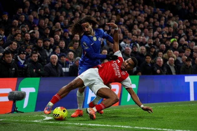 30th November 2025; Stamford Bridge, Chelsea, London, England: Premier League Football, Chelsea versus Arsenal; Jurrien Timber of Arsenal challenged by Marc Cucurella of Chelsea  JohnxPatrickxFletcher