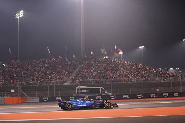 Formula 1 Qatar Airways Qatar Grand Prix 2025 30.11.2025, Losail International Circuit, Doha, Formula 1 Qatar Airways Qatar Grand Prix 2025 ,im Bild Carlos Sainz Jr. (ESP), Atlassian Williams Racing