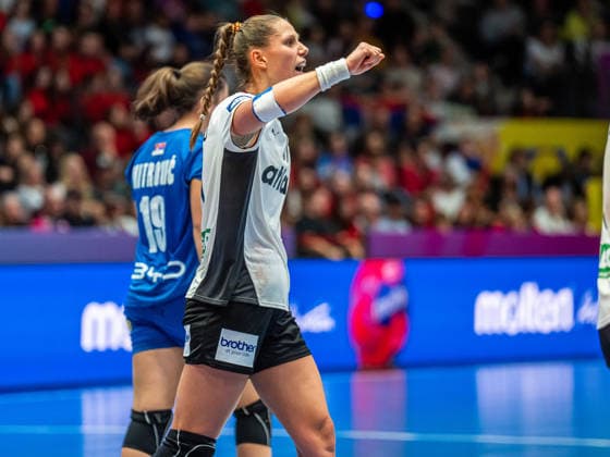 Xenia Smits (Deutschland, 11) jubelt nach einem Tor, Deutschland vs. Serbien, Handball, Weltmeisterschaft, Frauen, Spielzeit 2025 2026, 30.11.2025, Deutschland vs. Serbien, Handball, Weltmeisterschaft, Frauen, Spielzeit 2025 2026, 30.11.2025 Stuttgart Copyright: xEibner-Pressefoto MichaelxSchmidx EP_MST