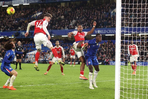Chelsea v Arsenal 30 November 2025, London - Premier League Football - Chelsea v Arsenal - Viktor Gyokeres and Jurrien Timber of Arsenal come close to scoring - Photo: Charlotte Wilson Offside. London UK Copyright: xCharlottexWilsonx xOffsidexOffside