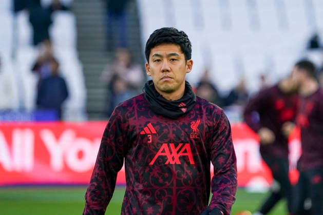 West Ham United v Liverpool, Premier League Liverpool midfielder Wataru Endo (3) warm up during the West Ham United v Liverpool Premier League match at the London Stadium, London, England on 30 November 2025 Credit: Robbie Hoad Every Second Media Editorial use only. All images are copyright Every Second Media Limited. No images may be reproduced without prior permission. All rights reserved. Premier League and Football League images are subject to licensing agreements with Football DataCo Limited. see https: www.football-dataco.com Copyright: xIMAGO EveryxSecondxMediax ESM-1683-0145 RobbiexHoadx xEveryxSecondxMediax