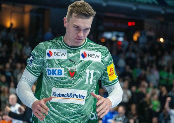 30.11.2025, xlakx, Handball Daikin HBL, Fuechse Berlin - TBV Lemgo Lippe v.l. Lasse Andersson (Fuechse Berlin) enttaeuscht, schaut enttaeuscht, niedergeschlagen, disappointed Berlin