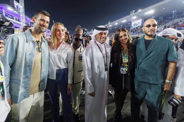 Formula 1 Qatar Grand Prix DOHA, QATAR - NOVEMBER 30: Novak Djokovic, Jessica Alba and Kevin Hart on the grid during Formula 1 Qatar Grand Prix at the Lusail International Circuit in Doha, Qatar on November 30, 2025. Mohammed Dabbous Anadolu Doha Qatar. Editorial use only. Please get in touch for any other usage.  Copyright: x2025xAnadoluxMohammedxDabbousx