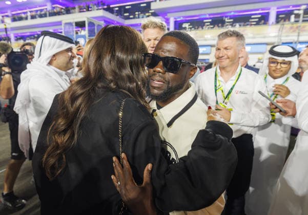 Formula 1 Qatar Grand Prix DOHA, QATAR - NOVEMBER 30: Jessica Alba and Kevin Hart on the grid during Formula 1 Qatar Grand Prix at the Lusail International Circuit in Doha, Qatar on November 30, 2025. Mohammed Dabbous Anadolu Doha Qatar. Editorial use only. Please get in touch for any other usage.  Copyright: x2025xAnadoluxMohammedxDabbousx
