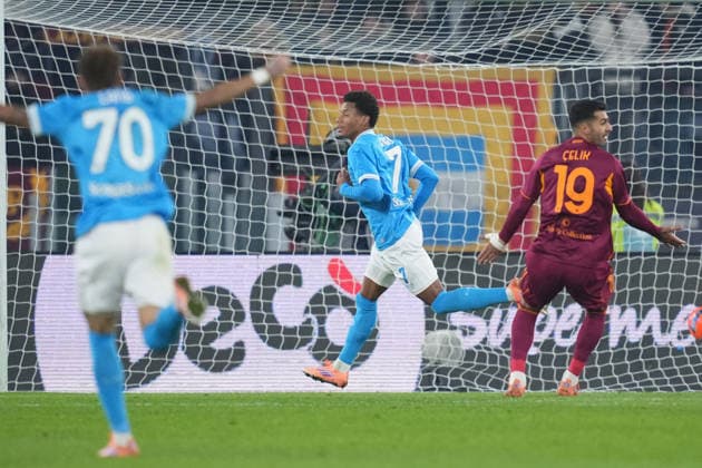Napoli s David Neres celebrates after scoring during the Serie A EniLive soccer match between Roma and Napoli at the Rome s Olympic stadium, Italy - Sunday November 30, 2025 - Soccer ( Photo by Alfredo Falcone LaPresse )  Copyright: xAlfredoxFalcone LaPressex