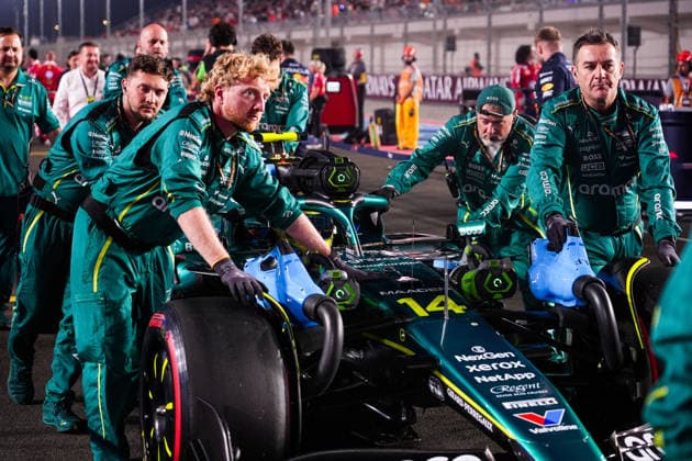 Fernando Alonso (ESP) - Aston Martin Aramco F1 Team - Aston Martin AMR25 - Mercedes during the Race of the Formula 1 Qatar Airways Qatar Grand Prix 2025 at Losail International Circuit, ahead of Round 23 of 24 of the 2025 FIA Formula One World Championship, WM, Weltmeisterschaft (November 28-30, 2025).  Copyright: xAlessioxDexMarco IPAxSportx xipa-agency.netx xx IPA_68572116 IPA_Agency_IPA68572116