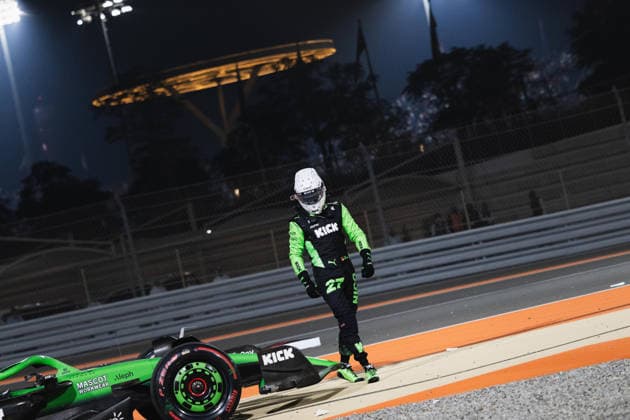 November 30, 2025, Doha, Doha, Qatar: NICO HULKENBERG (27, German F1 Driver, Stake Formula 1 Team) in the gravel and causing a safety car during the race on Sunday at the Formula 1 Qatar Airways Qatar Grand Prix 2025 at the Lusail International Circuit in Doha Doha Qatar - ZUMAr193 20251130_zsp_r193_096 Copyright: xSaraxRuffonix