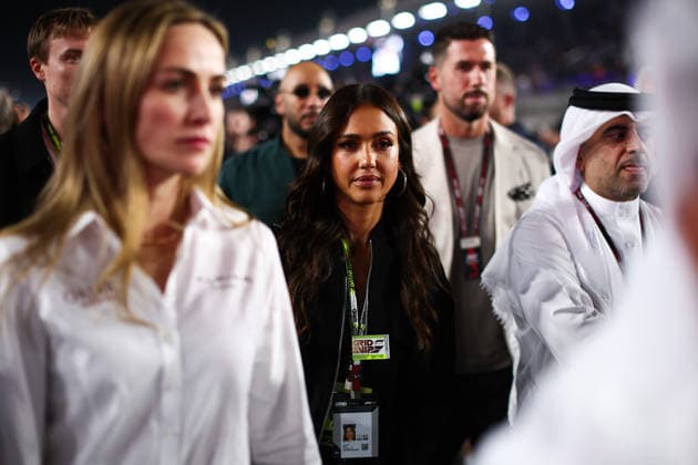F1 - QATAR GRAND PRIX 2025 Jessica Alba, actress during the 2025 Formula 1 Qatar Grand Prix, 23th round of the 2025 FIA Formula One World Championship, WM, Weltmeisterschaft from November 28 to 30, 2025 on the Lusail International Circuit, in Lusail, Qatar - LusailQatar  Copyright: xEricxAlonsox