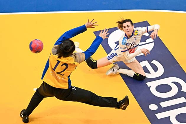 2025.11.30 s-Hertogenbosch pilka reczna kobiet Mistrzostwa Swiata Chiny - Francja N z Lucie Granier Foto Lukasz Laskowski PressFocus 2025.11.30 s-Hertogenbosch IHF WomenÕs Handball World Championship, WM, Weltmeisterschaft China vs France Lucie Granier Credit: Lukasz Laskowski PressFocus NEWSPIX.PL --- newspix.pl 